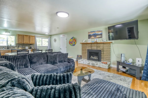 Knox & Pine 3BR Tahoe Home Fireplace & Garage