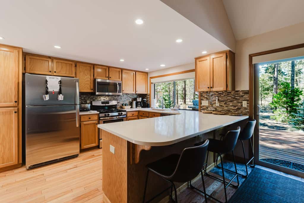 Sunriver Fun with a Private Hot Tub, Cozy Fireplaces & SHARC Access for the Ultimate Sunriver Getaway