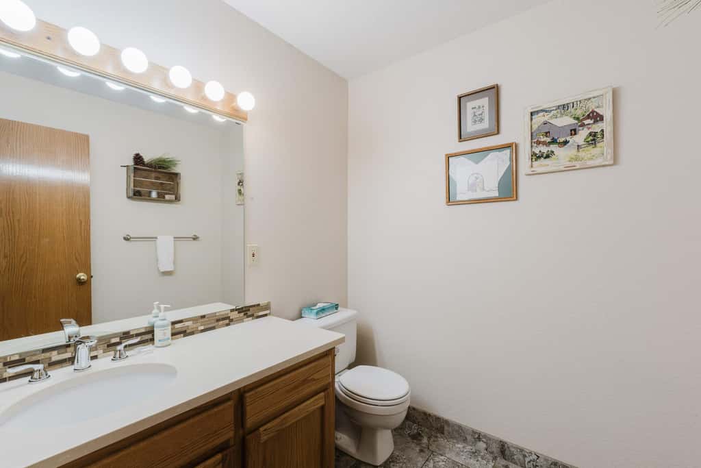 Sunriver Fun with a Private Hot Tub, Cozy Fireplaces & SHARC Access for the Ultimate Sunriver Getaway