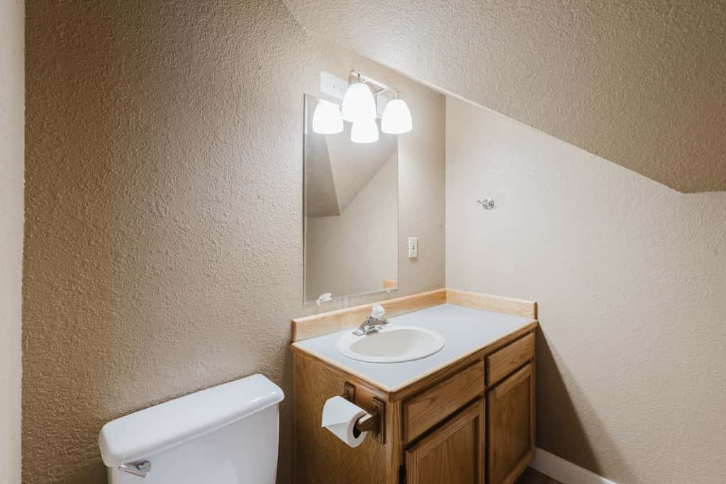 Sunriver Fun with a Private Hot Tub, Cozy Fireplaces & SHARC Access for the Ultimate Sunriver Getaway