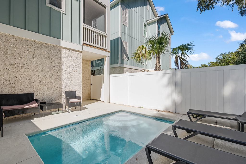 Brand New Retreat Private Pool & Golf Simulator
