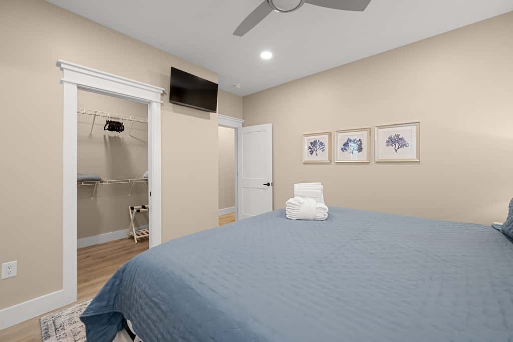 Brand New Retreat Private Pool & Golf Simulator