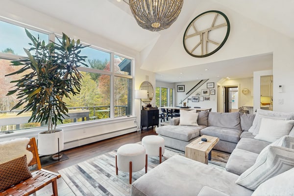 Luxury Ludlow Retreat | Hot Tub, private gym, sauna Near Okemo