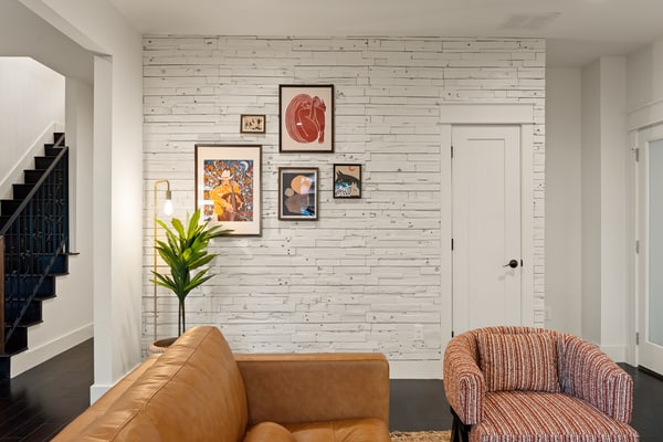 East Austin | Walk to Bars, BBQ + Nightlife | Near Downtown | Free Parking | Sleeps 8 | 0.9 to Rainey St. District
