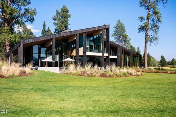 Luxury Pines Retreat at Black Butte Ranch 