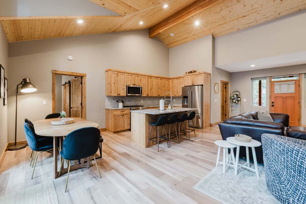 Luxury Pines Retreat at Black Butte Ranch 