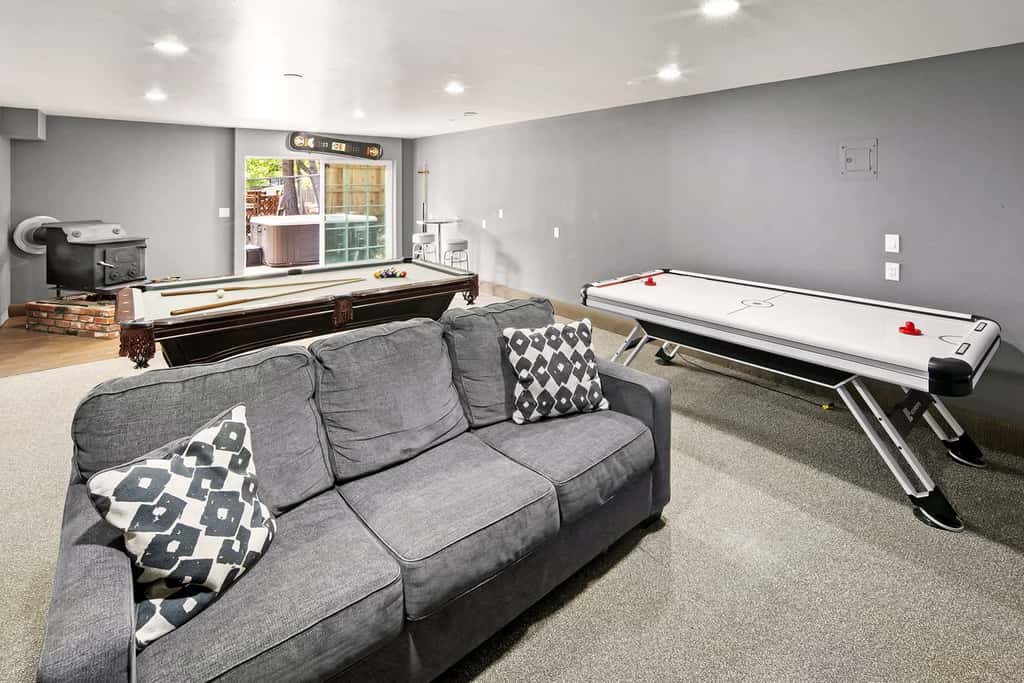 Steps to Snow Summit · 4BR · Spa & Man Cave