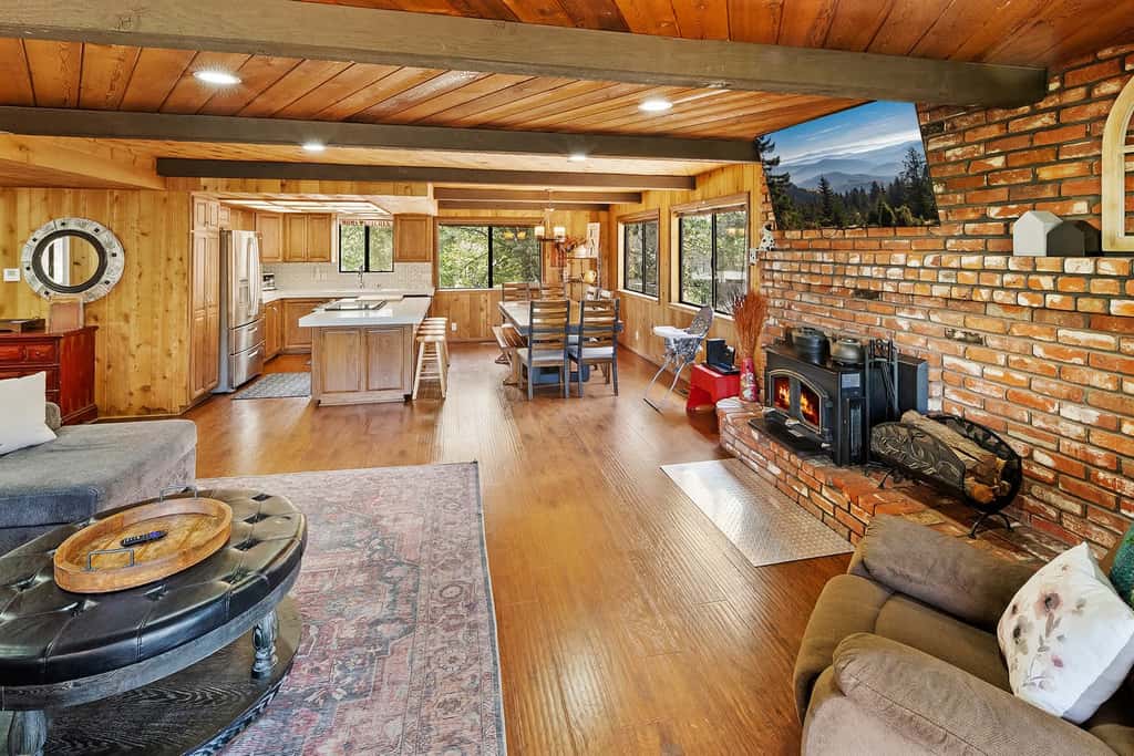 Steps to Snow Summit · 4BR · Spa & Man Cave