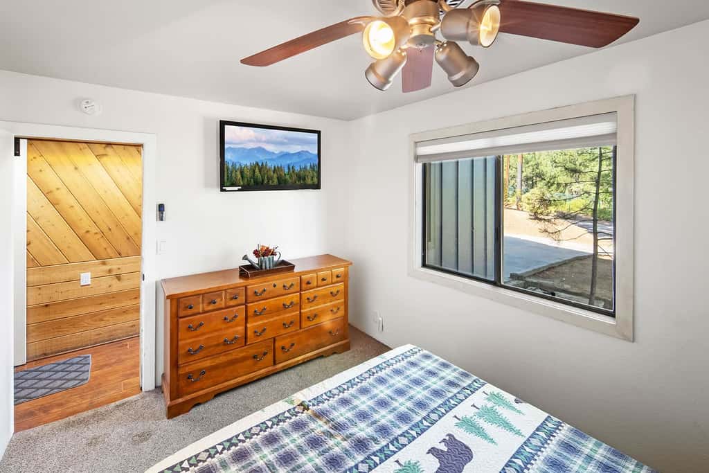 Steps to Snow Summit · 4BR · Spa & Man Cave