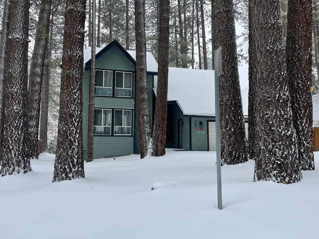 Walk to Snow Summit · Game Room & Spa · Sleeps 8