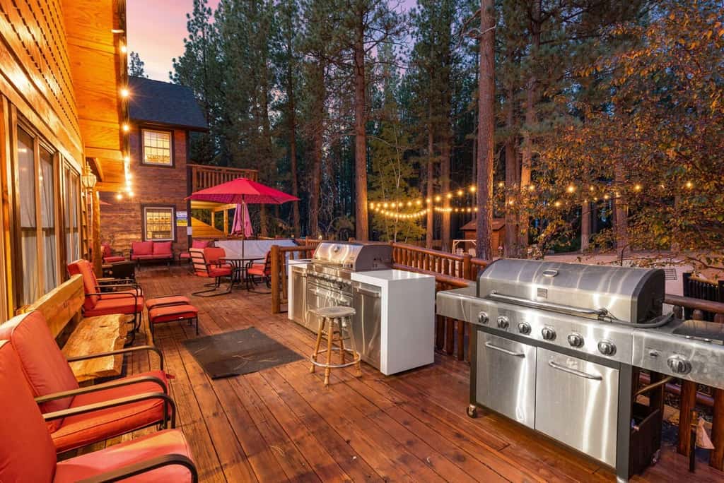 1-Acre Estate · Sleeps 16 · Near Slopes & Village