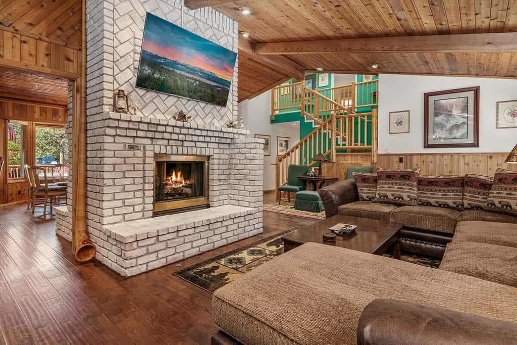1-Acre Estate · Sleeps 16 · Near Slopes & Village