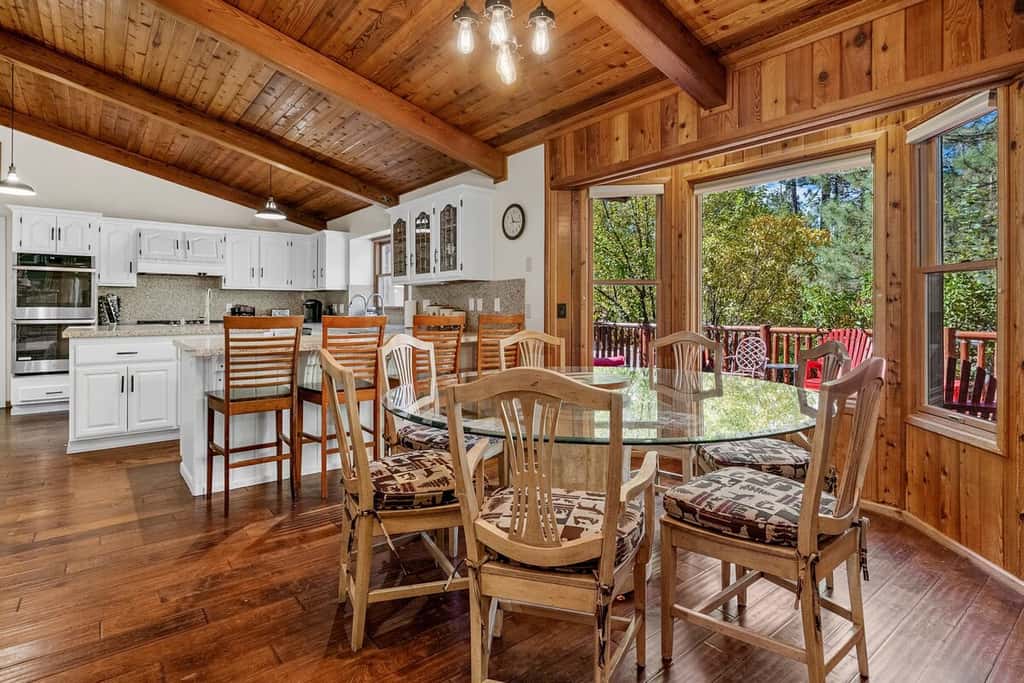 1-Acre Estate · Sleeps 16 · Near Slopes & Village