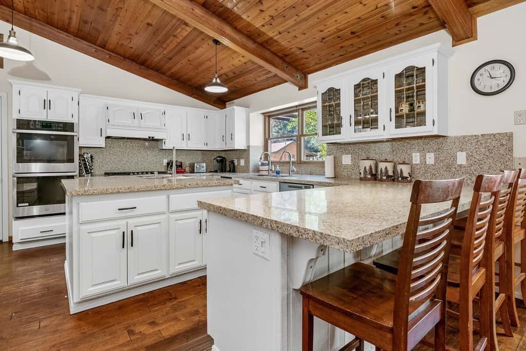 1-Acre Estate · Sleeps 16 · Near Slopes & Village
