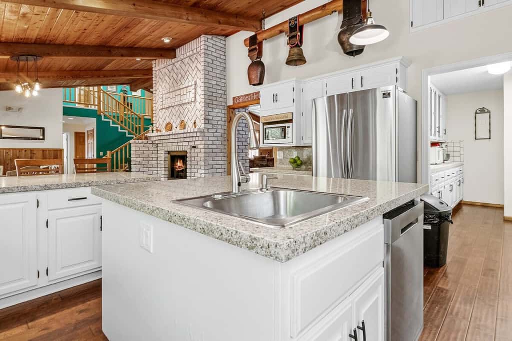 1-Acre Estate · Sleeps 16 · Near Slopes & Village