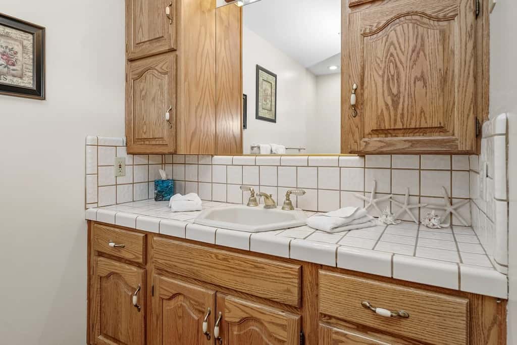 1-Acre Estate · Sleeps 16 · Near Slopes & Village