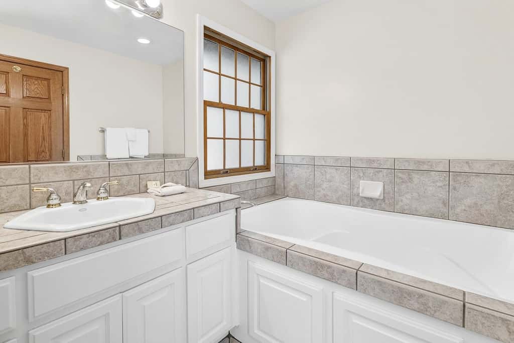1-Acre Estate · Sleeps 16 · Near Slopes & Village