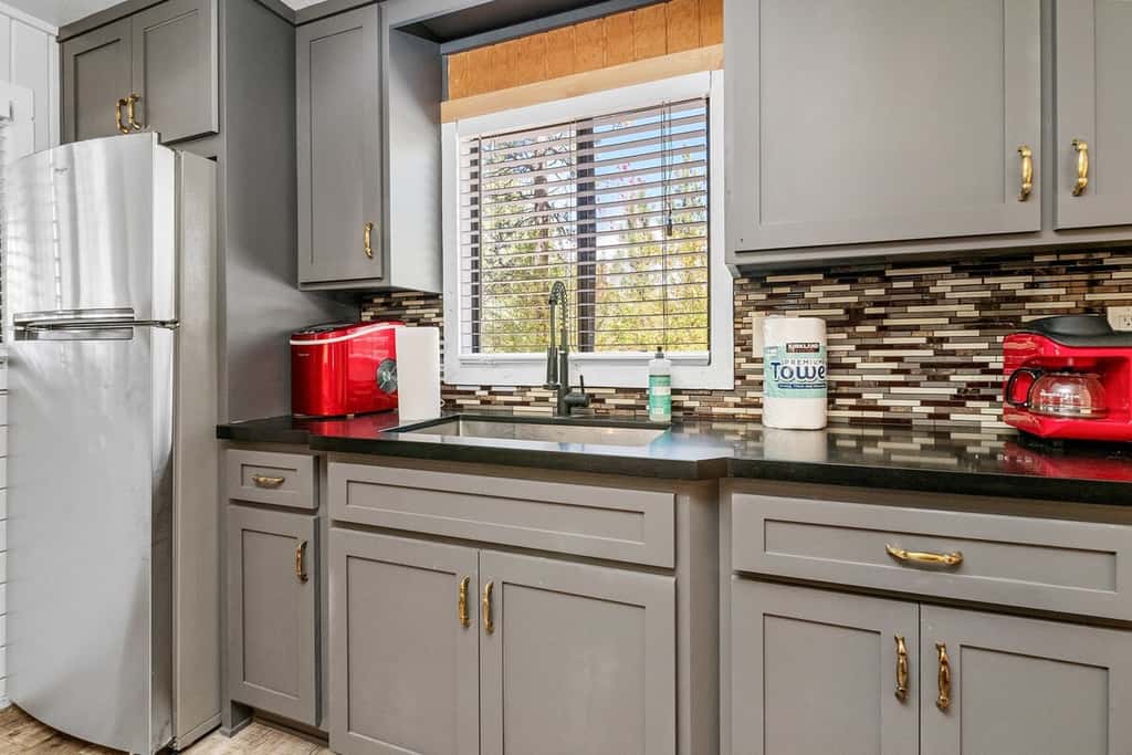 1-Acre Estate · Sleeps 16 · Near Slopes & Village