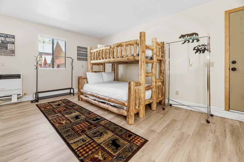 1-Acre Estate · Sleeps 16 · Near Slopes & Village