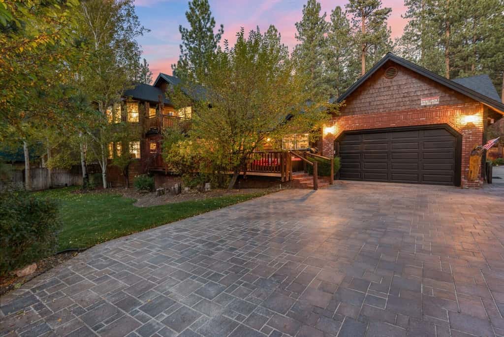1-Acre Estate · Sleeps 16 · Near Slopes & Village