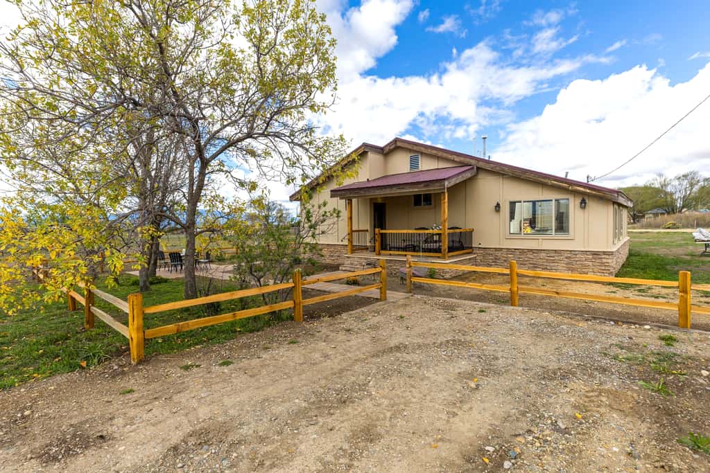 Casa del Solecito - Hot Tub, Game Room & Mountain Views