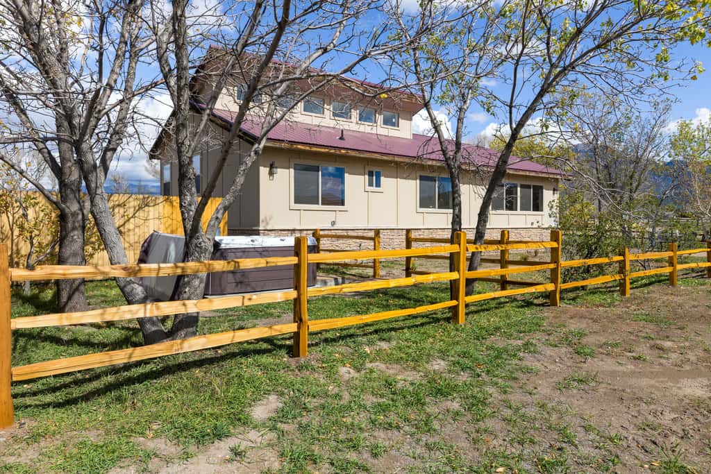 Casa del Solecito - Hot Tub, Game Room & Mountain Views