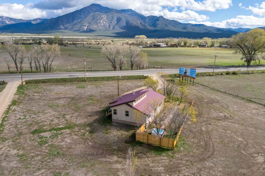 Casa del Solecito - Hot Tub, Game Room & Mountain Views