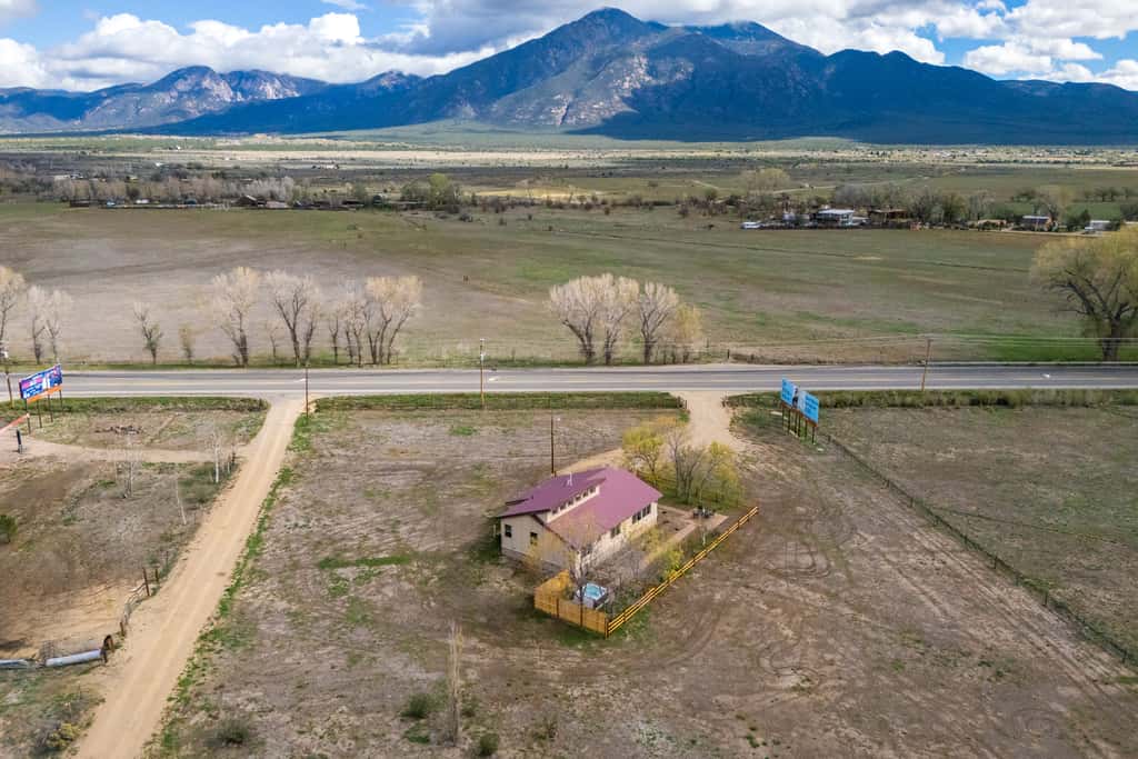Casa del Solecito - Hot Tub, Game Room & Mountain Views