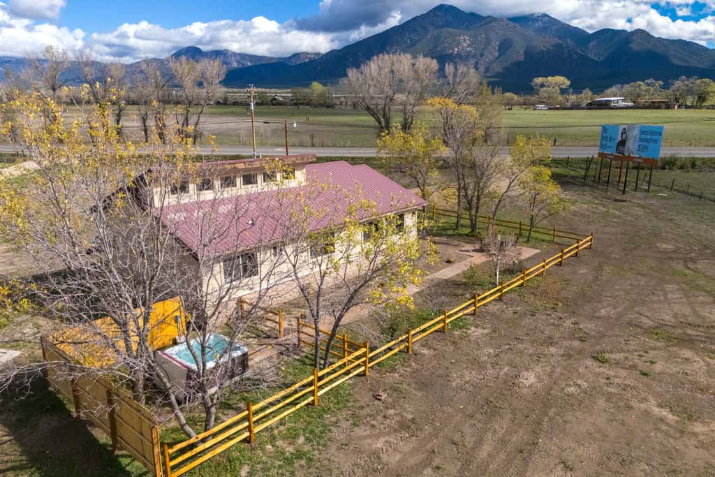 Casa del Solecito - Hot Tub, Game Room & Mountain Views