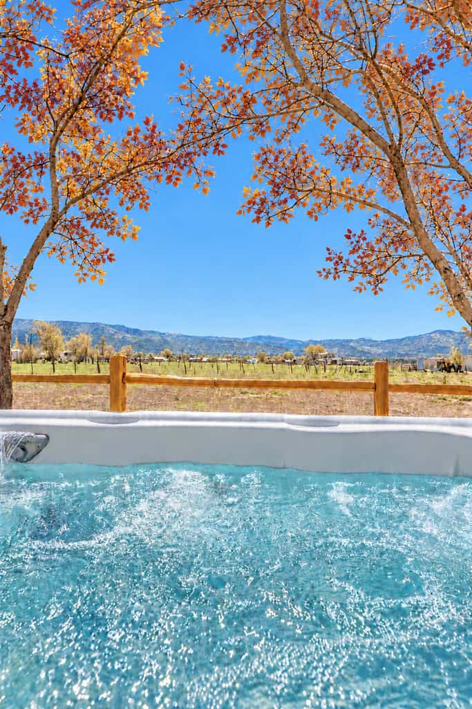 Casa del Solecito - Hot Tub, Game Room & Mountain Views