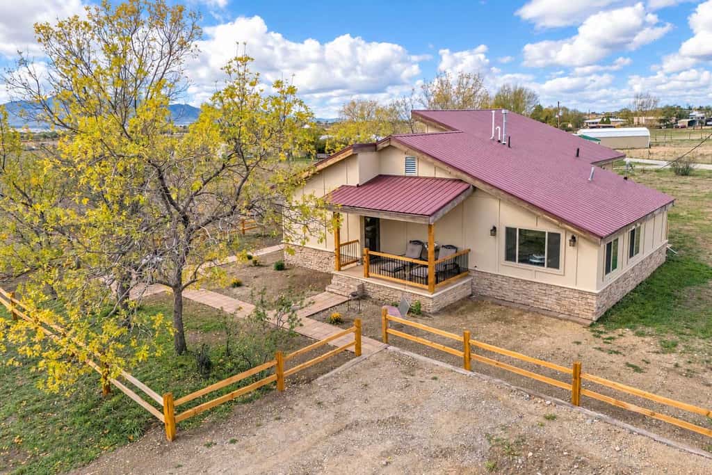 Casa del Solecito - Hot Tub, Game Room & Mountain Views