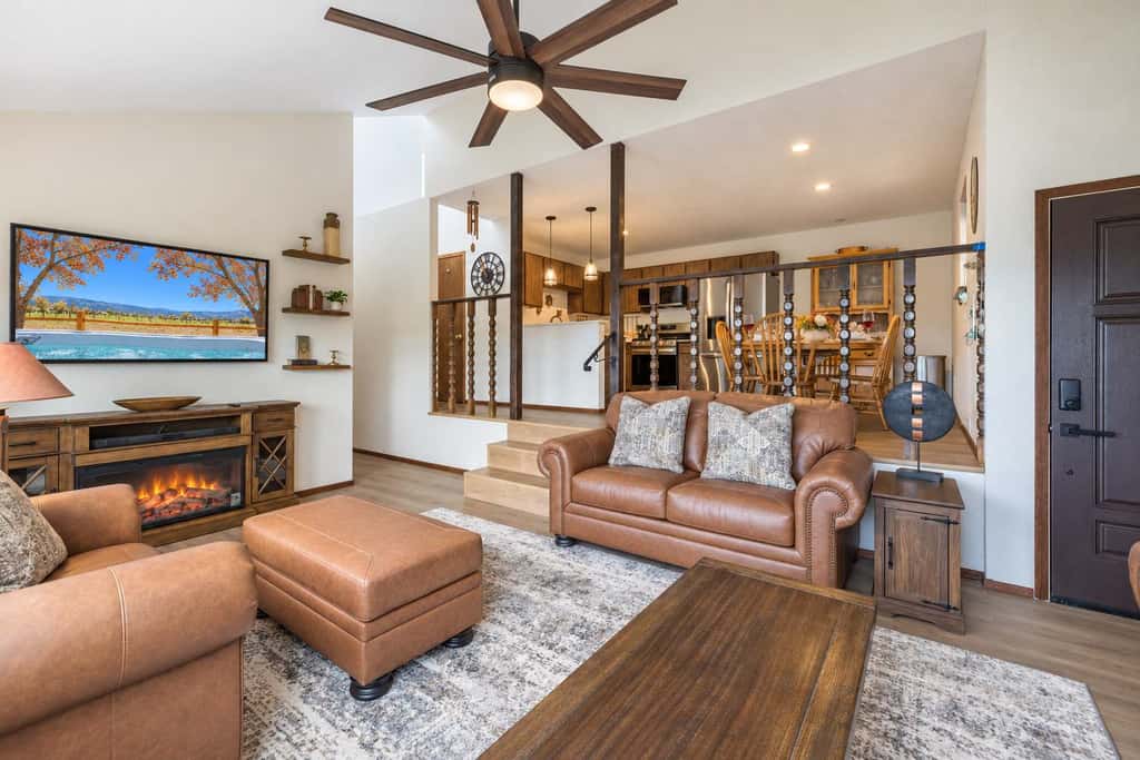 Casa del Solecito - Hot Tub, Game Room & Mountain Views