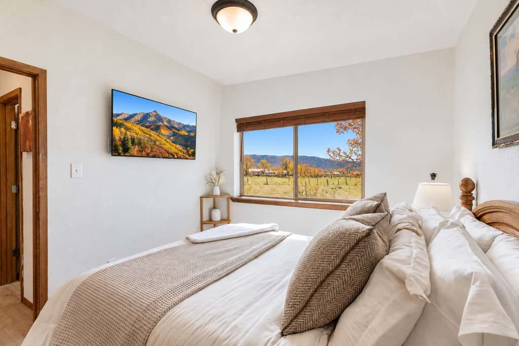 Casa del Solecito - Hot Tub, Game Room & Mountain Views