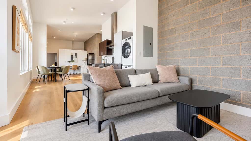 Roami at Studio 135 - Modern and Spacious 2BR