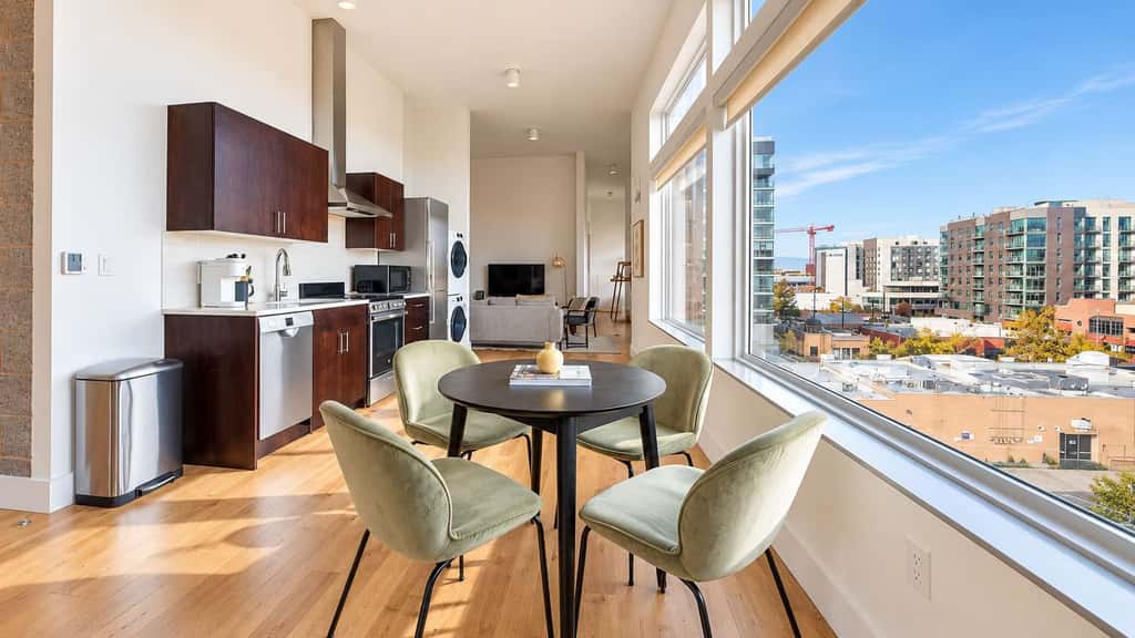 Roami at Studio 135 - Modern and Spacious 2BR