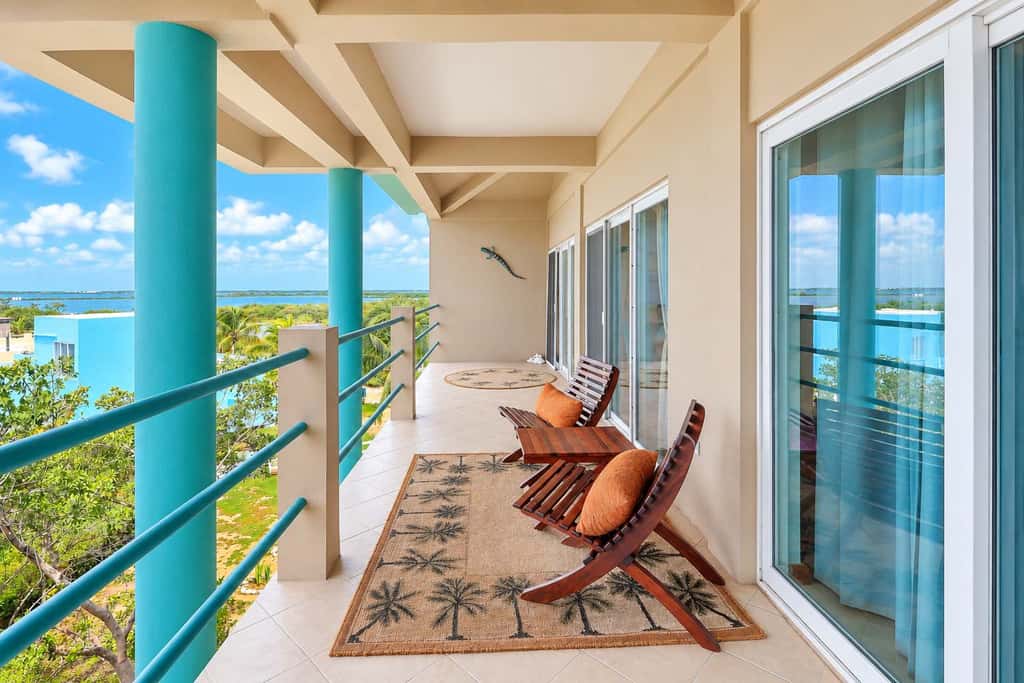 Renovated Lagoon View Condo with Pool in San Pedro