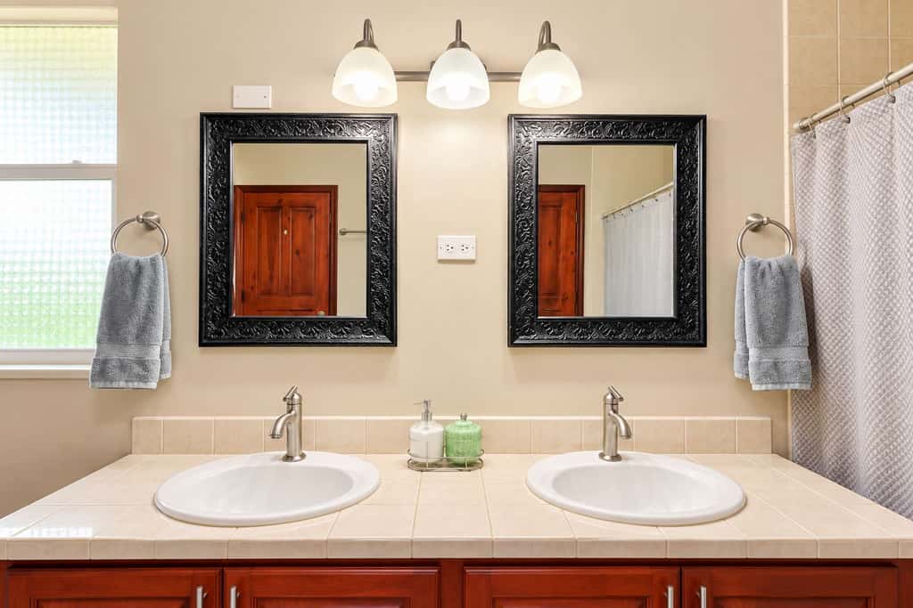 Renovated Lagoon View Condo with Pool in San Pedro