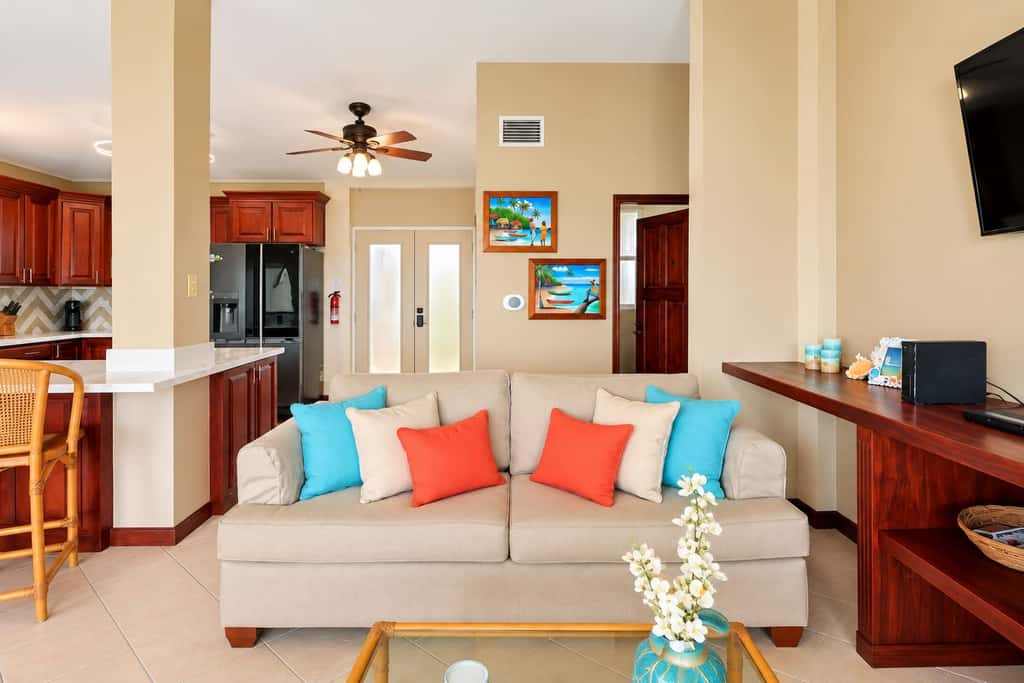 Renovated Lagoon View Condo with Pool in San Pedro