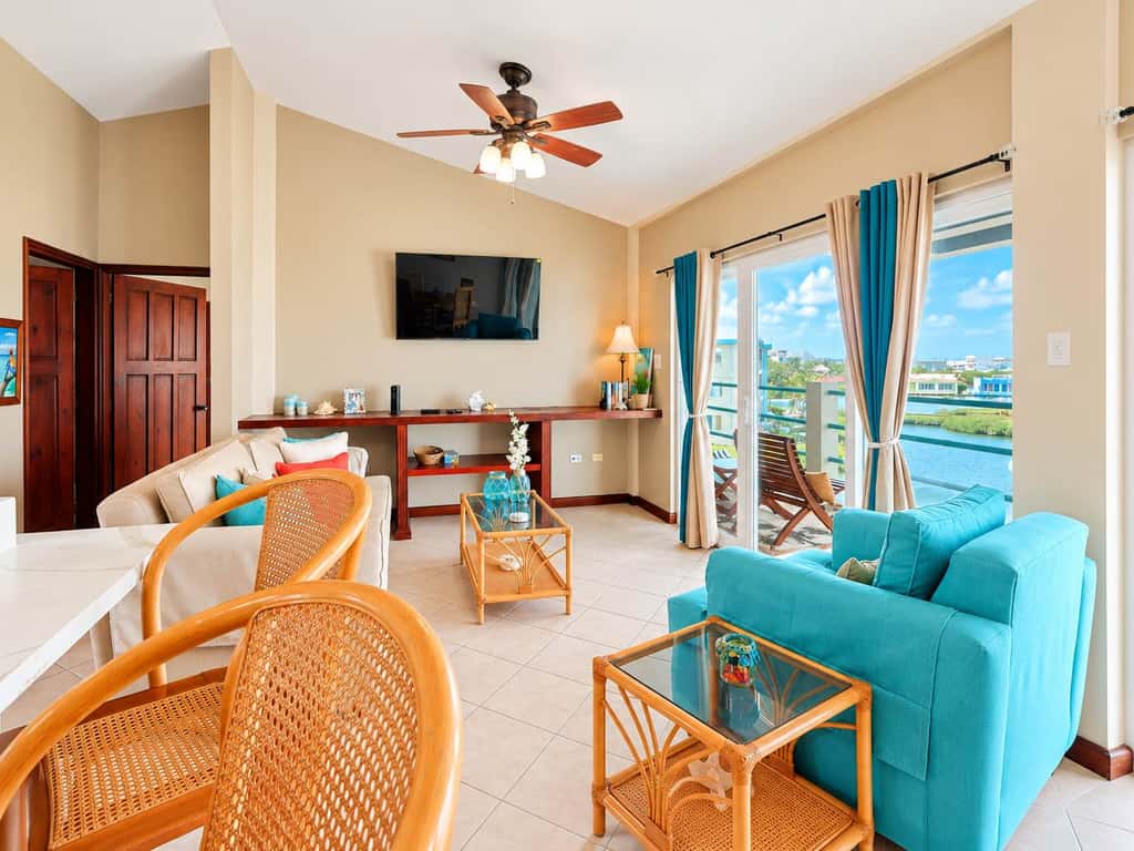 Renovated Lagoon View Condo with Pool in San Pedro