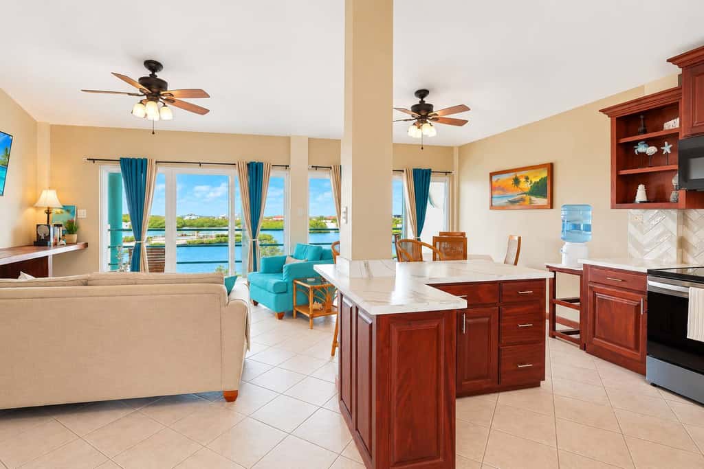 Renovated Lagoon View Condo with Pool in San Pedro