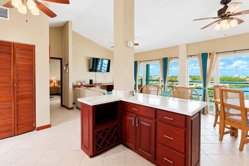 Renovated Lagoon View Condo with Pool in San Pedro