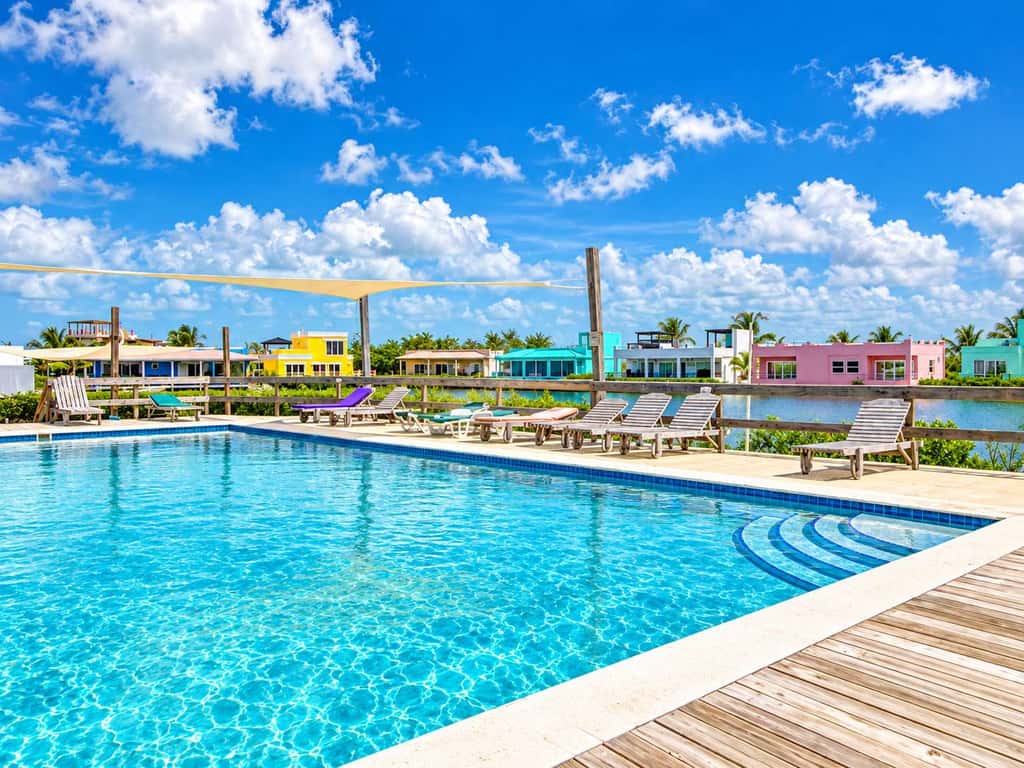 Renovated Lagoon View Condo with Pool in San Pedro