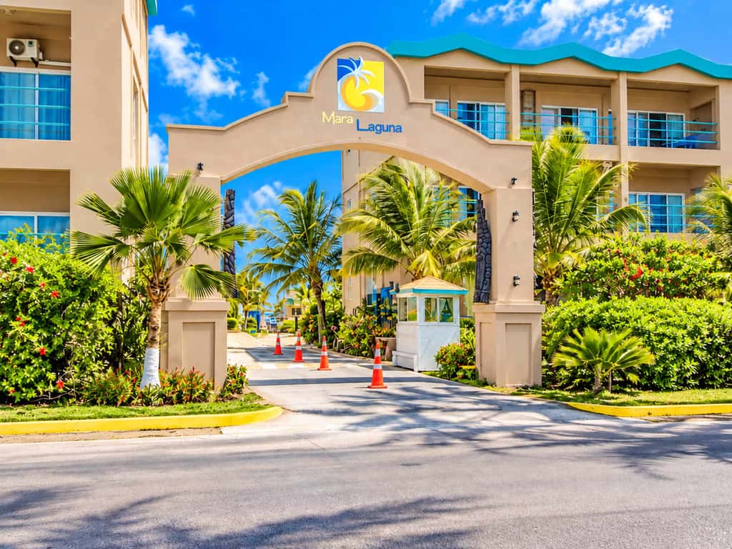 Renovated Lagoon View Condo with Pool in San Pedro