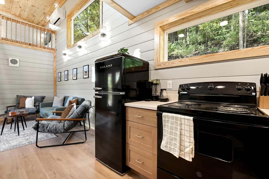 Pine Perch Cabin with Pasture Views