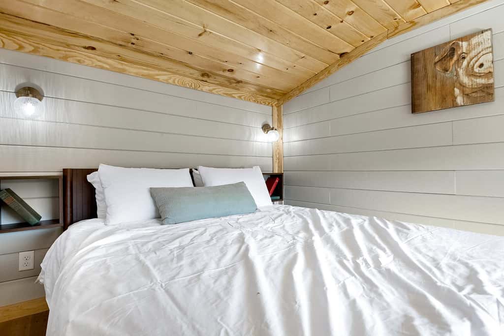 Pine Perch Cabin with Pasture Views