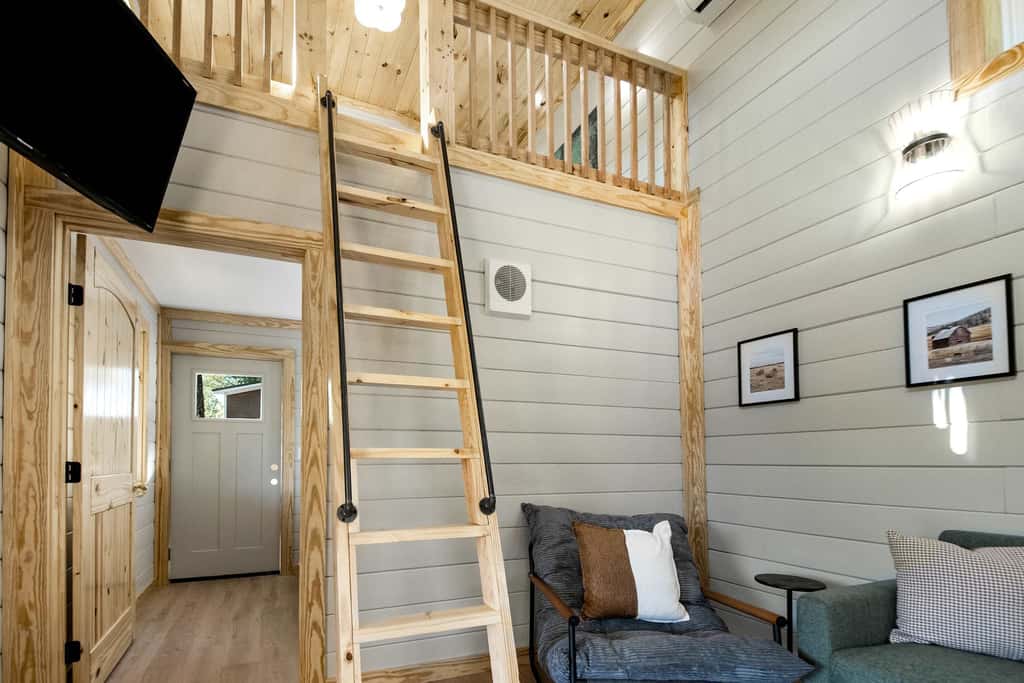 Pine Perch Cabin with Pasture Views