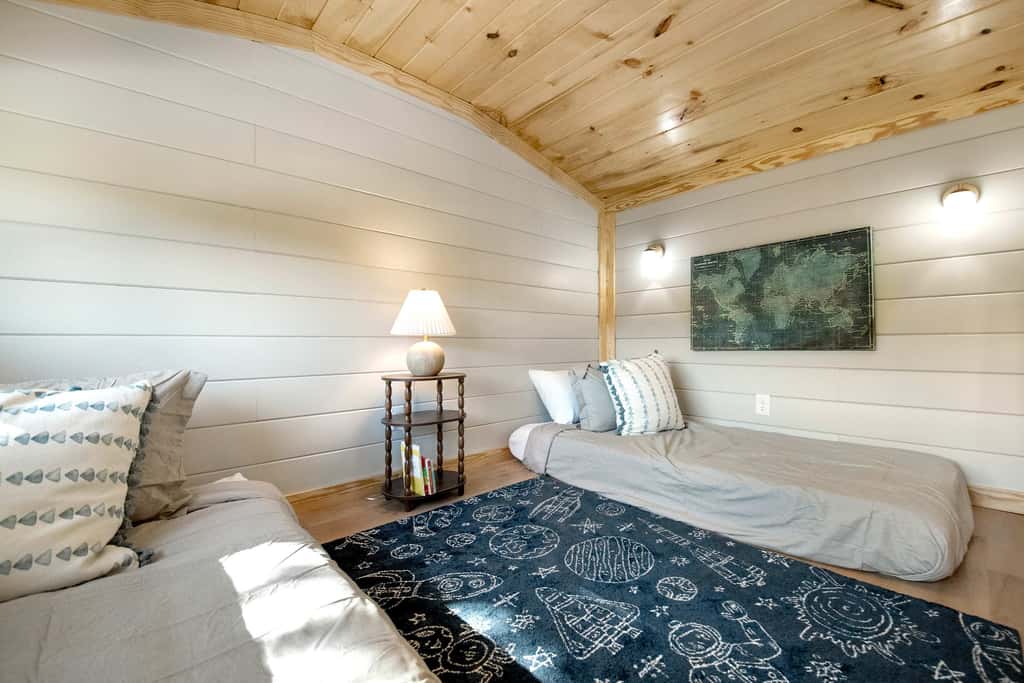Pine Perch Cabin with Pasture Views