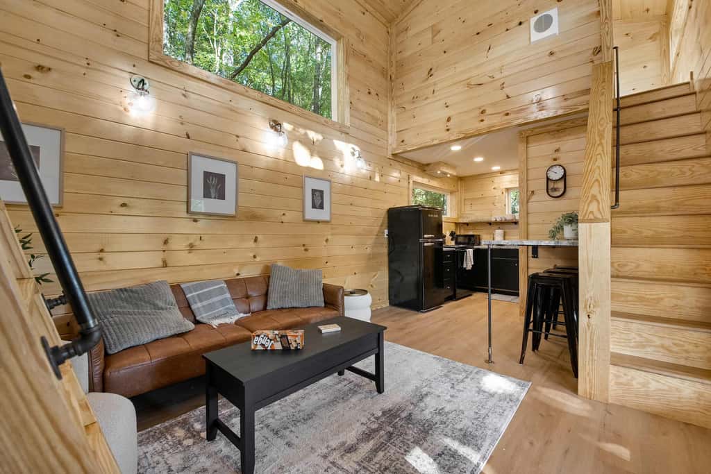 Charcoal Chalet with Private Deck Near Chattanooga