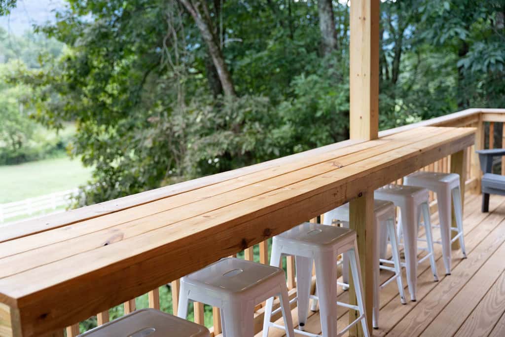 Charcoal Chalet with Private Deck Near Chattanooga