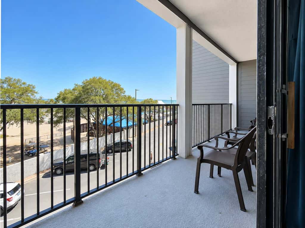 Myrtle Beach Resort A-329 with Resort-Style Amenities